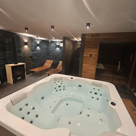 Gorcowieczka Dom Nad Dolina Wellness - Sauna & Jacuzzi בית נופש *