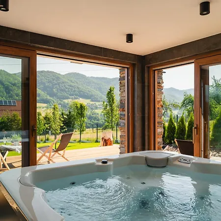 Hébergement de vacances Gorcowieczka Private House Sauna Jacuzzi Gorce Pieniny & Szczawnica Region *